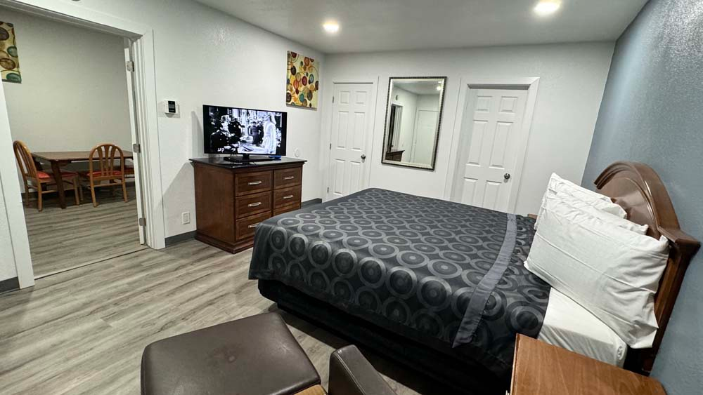 Accommodating Standard King Room Accommodating Standard King Room