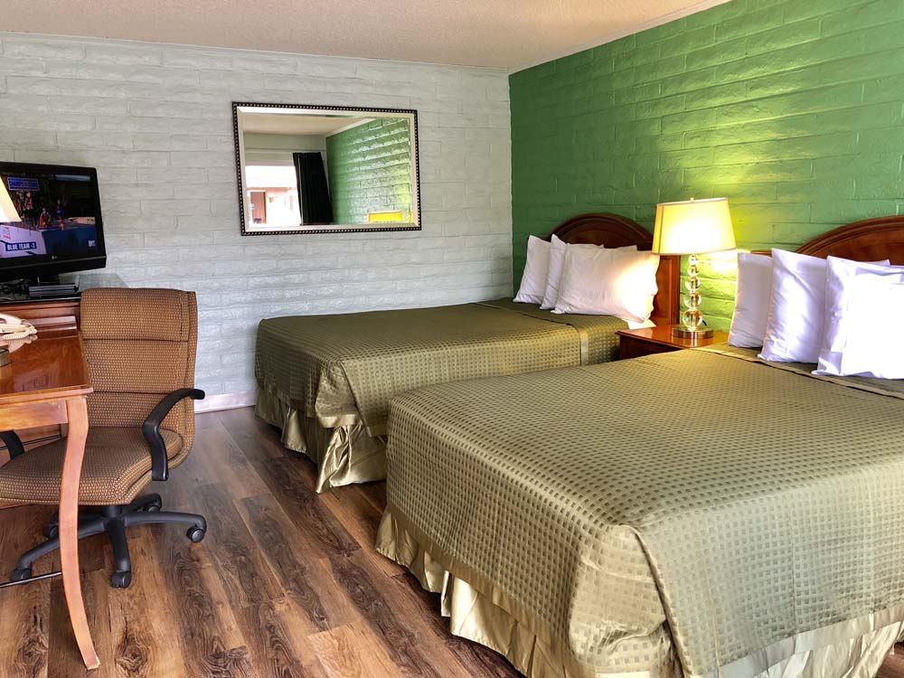 hotel-doubke-bedroom